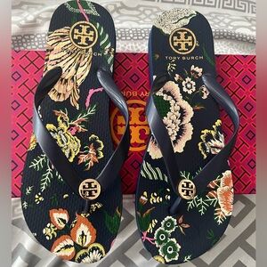 Tory Burch rubber flip flop sandals, navy blue with flowers, size 10 excellent